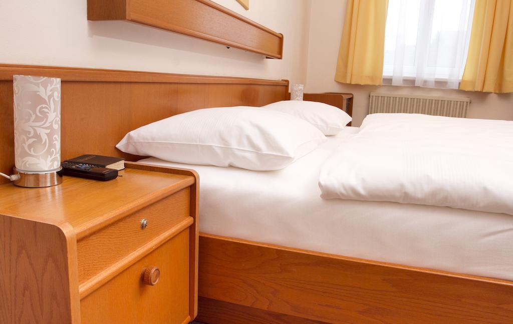 Hotel Zur Sonne Korneuburg Phòng bức ảnh
